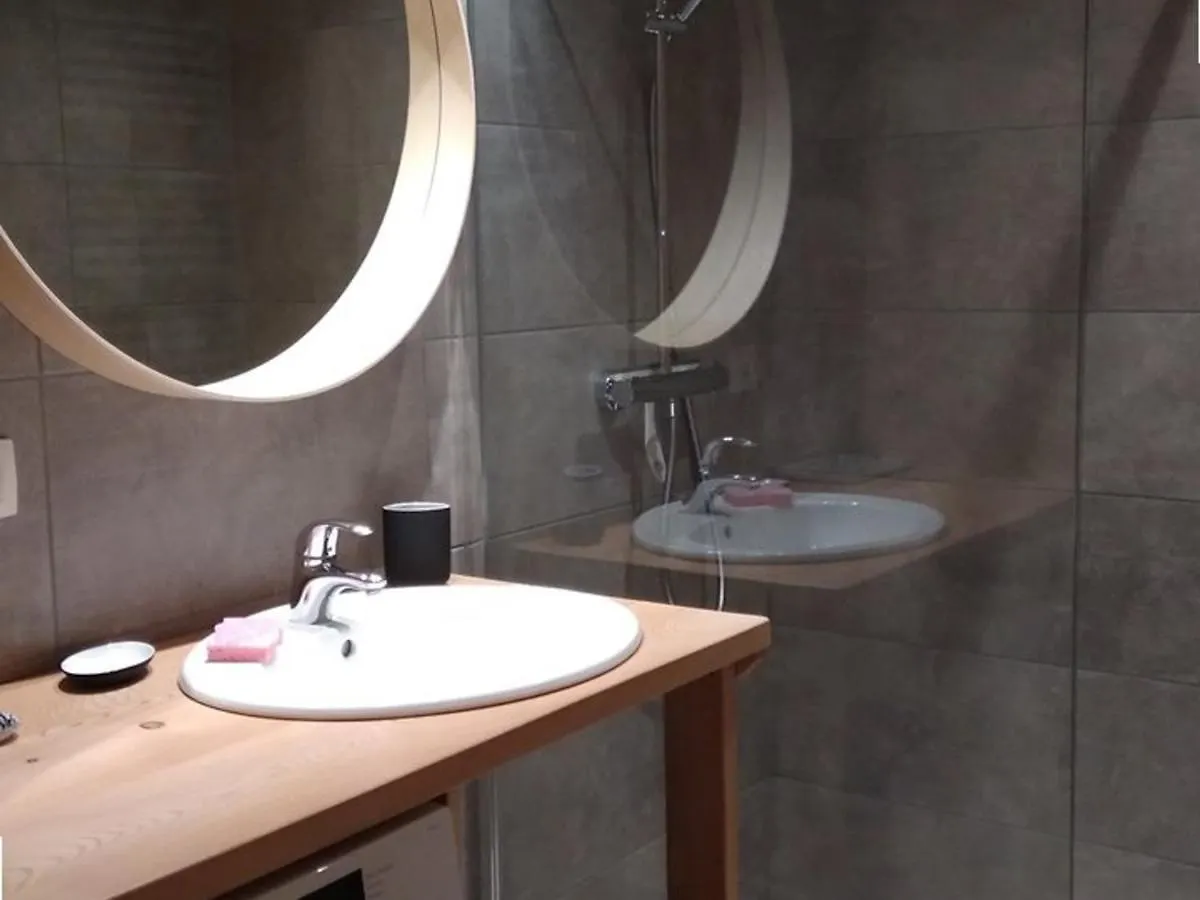 Appartement 6 Pers, 3 Ch, Centre Village, Avec Wifi Et Poele A Granules - Fr-1-733-85 クレスト・ヴォラン アパート
